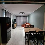 Apartament W Zabytkowym Parku Nad Jeziorem