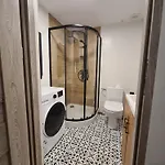 Apartament W Zabytkowym Parku Nad Jeziorem