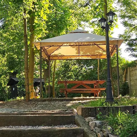 Apartment W Zabytkowym Parku Nad Jeziorem Jeziory Wielkie