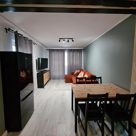 Apartment W Zabytkowym Parku Nad Jeziorem