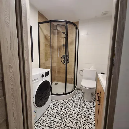 Apartment W Zabytkowym Parku Nad Jeziorem