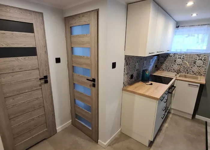 W Zabytkowym Parku Nad Jeziorem Daire *